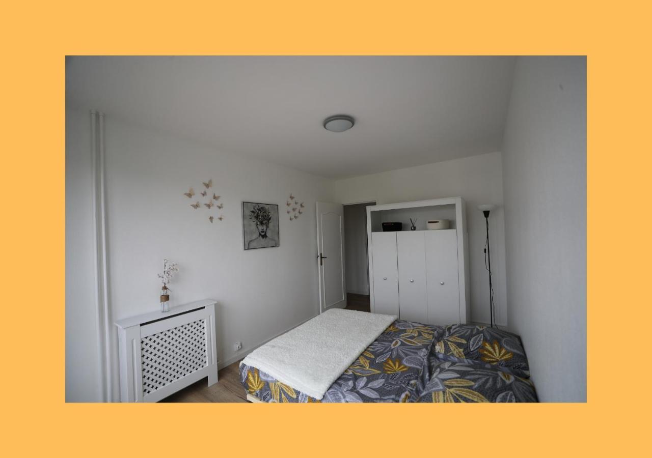 Cocon Parisien Au Plessis - Court De Tennis Prive Apartment Le Plessis-Bouchard Exterior foto